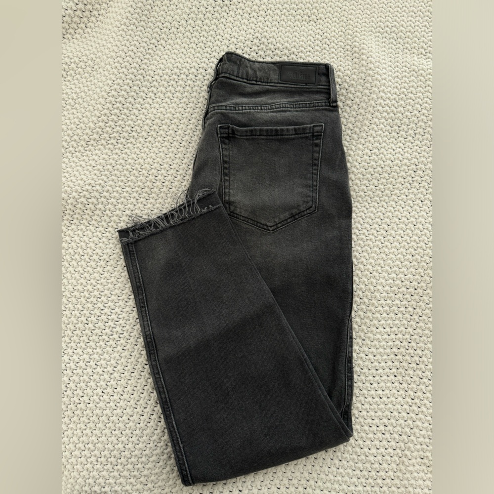 Hollister ultra high rise mom Jean